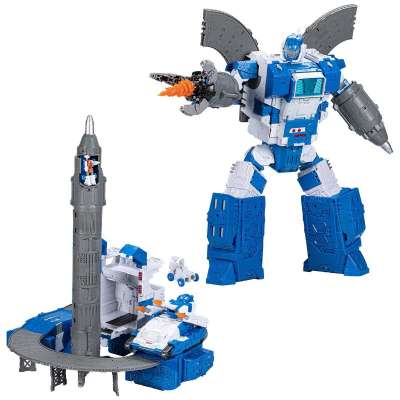 Transformers Generations Selects Titan Class Guardian Robot and Lunar-Tread Profile Picture
