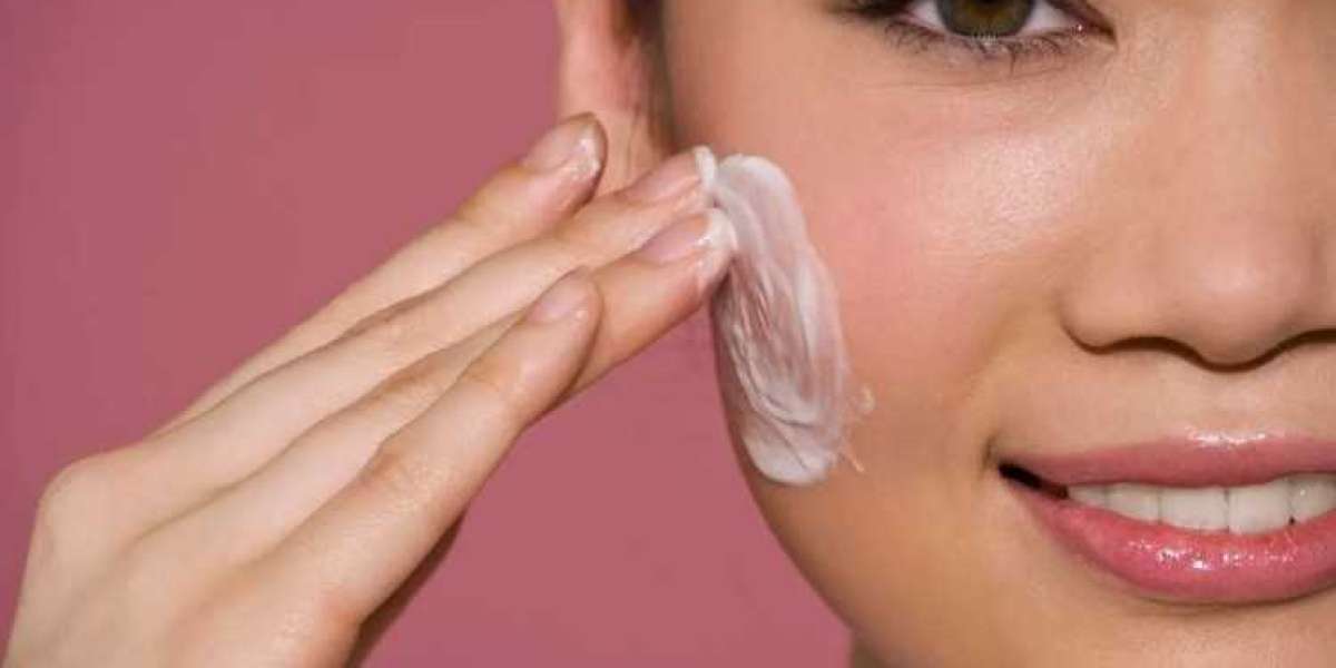 Tips to Take Care of Oily Skin in Summers!