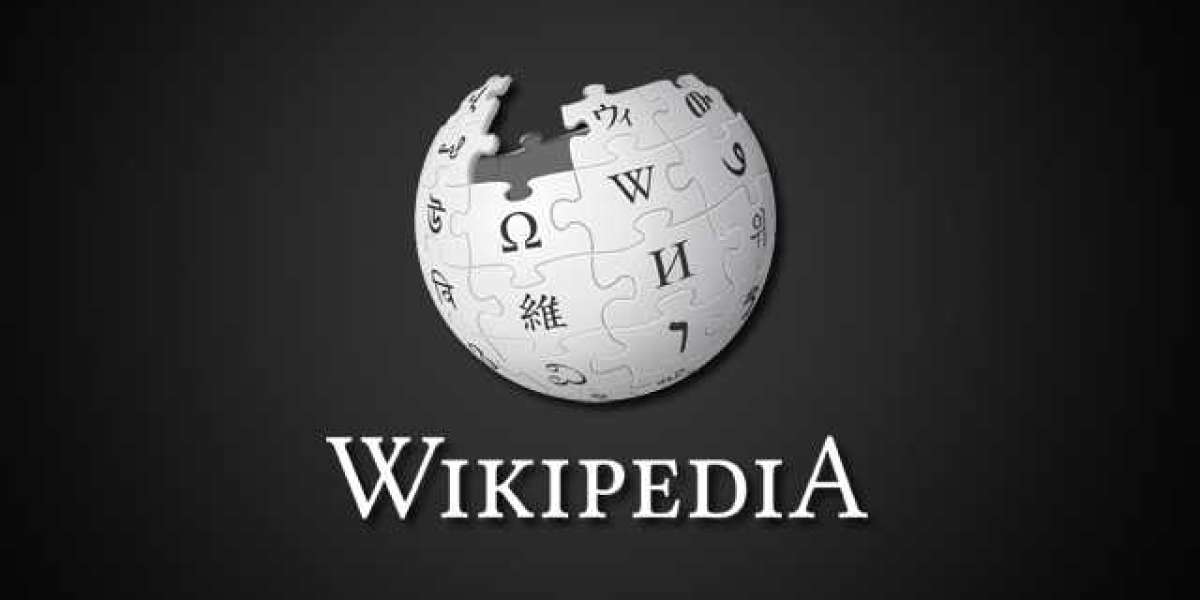 The World of Expert Wikipedia Writers