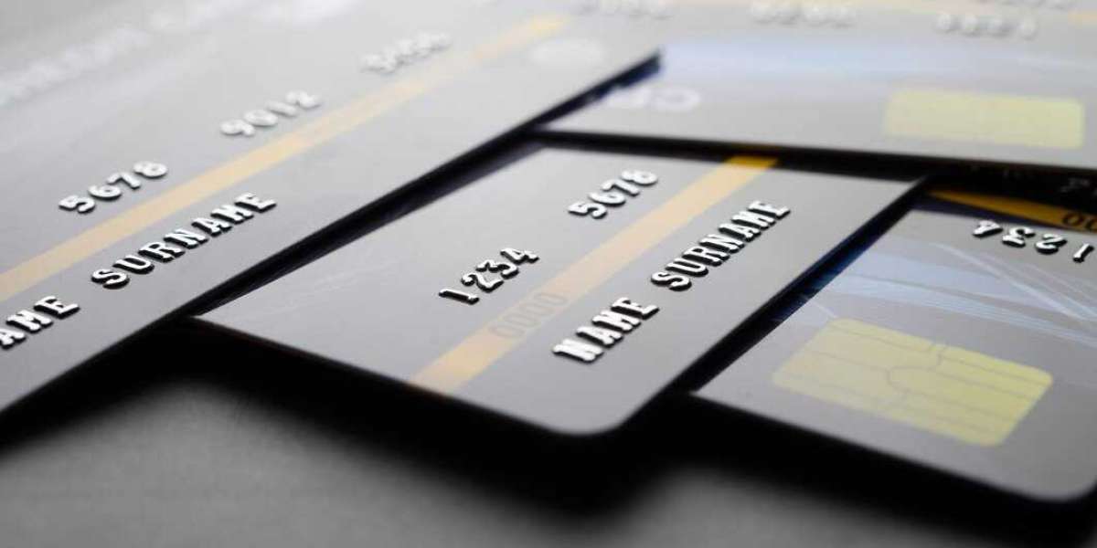No-Annual Fee Credit Cards: Exploring the Pros and Cons