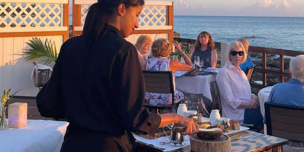 Experience Romance: Grand Cayman's Most Enchanting Waterfront Restaurants