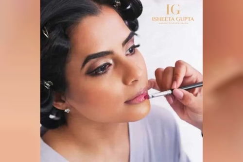 How Professional Makeup Artists Create Gorgeous Looks with HD Effect by Isheeta Gupta Makeup Studio - Blogulr