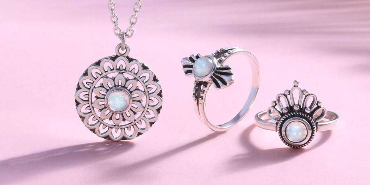 A Great Gift of Moonstone Jewelry