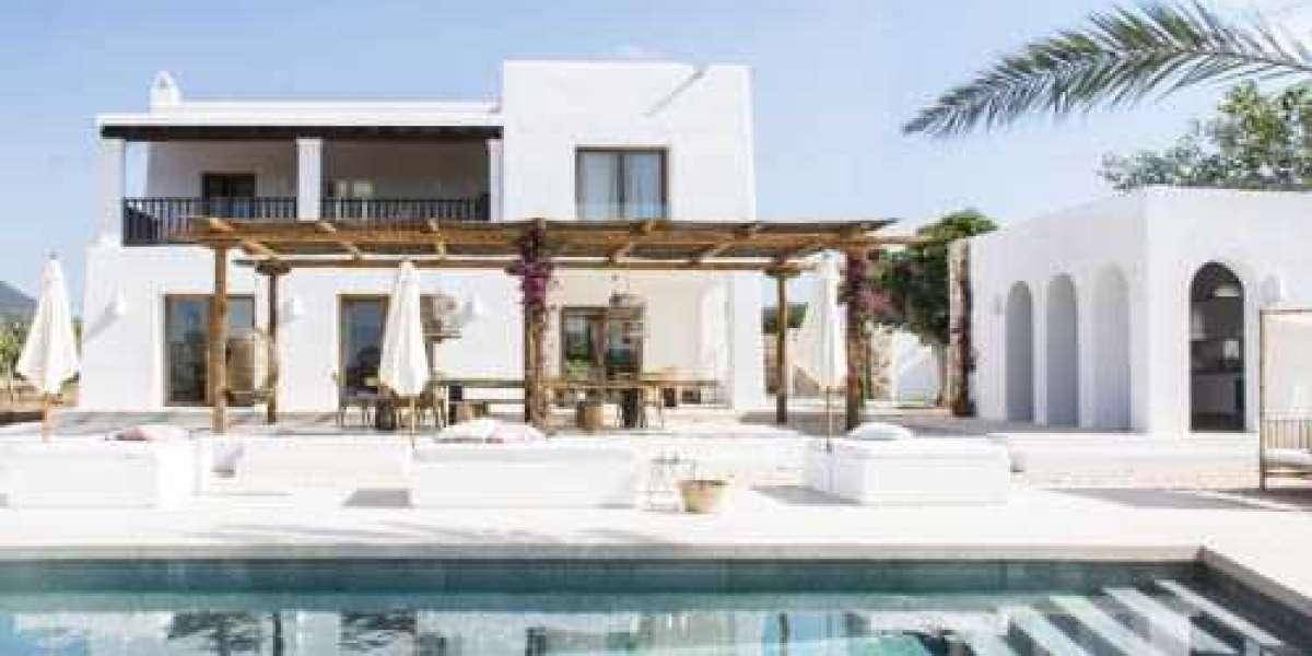 Experience the Height of Luxury: Luxury Villas in Ibiza Await
