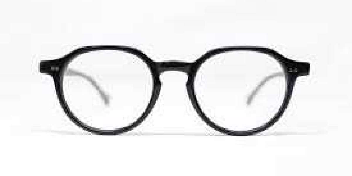 Traces of history: The development of eyeglasses
