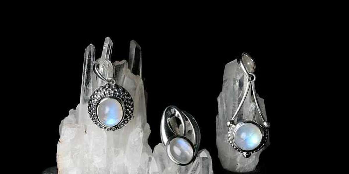 Unlocking the Secrets of Moonstone jewelry