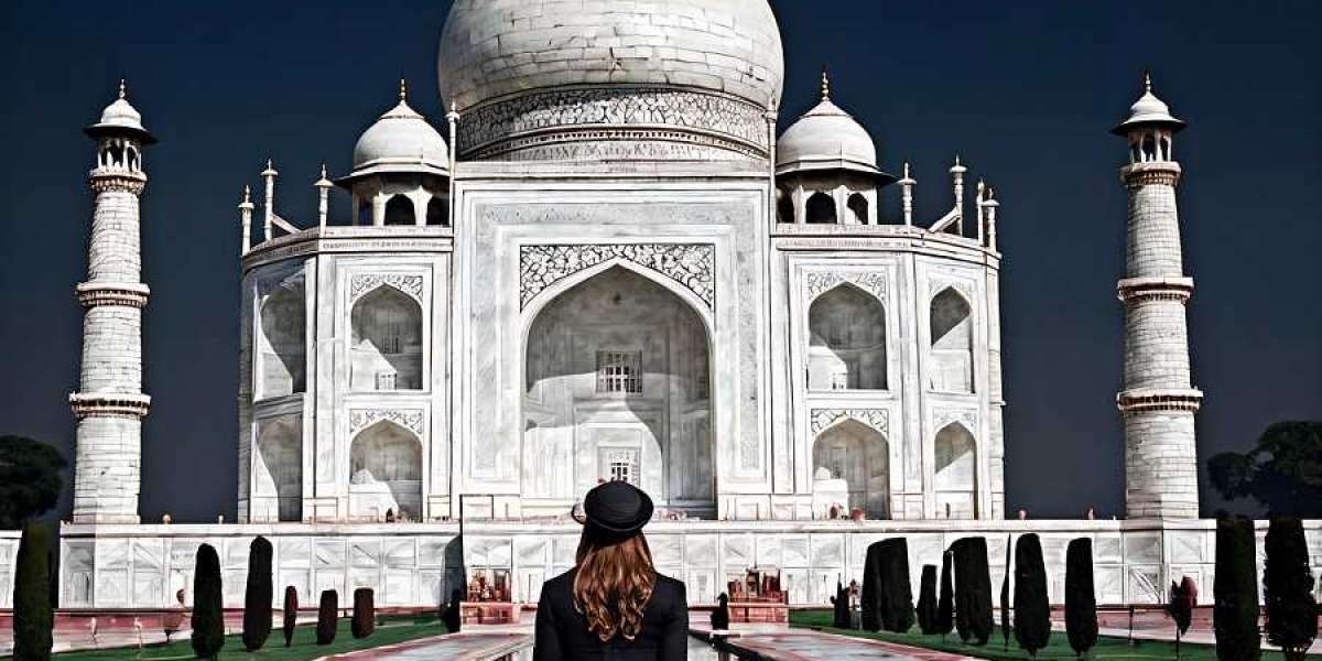 Why Golden Triangle Tour Packages Are Perfect Option for Solo Travelers?