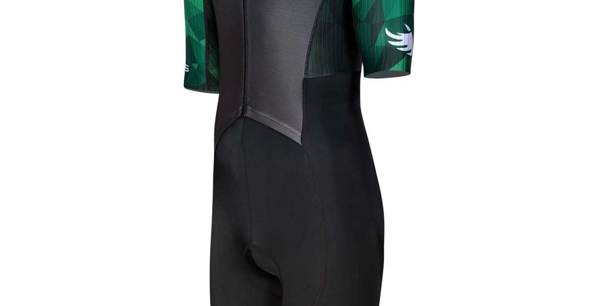 The Evolution of Triathlon Trisuits: From Comfort to Performance