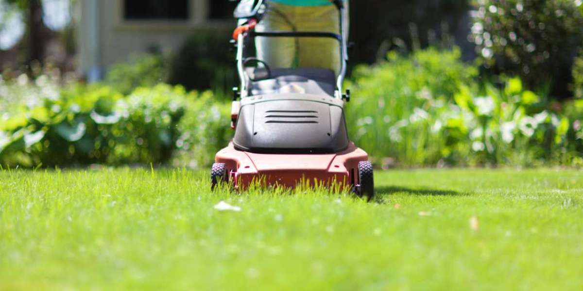 Powered Lawn Mowers Market Predicts US$ 2,323.8 Million in Revenue by 2033