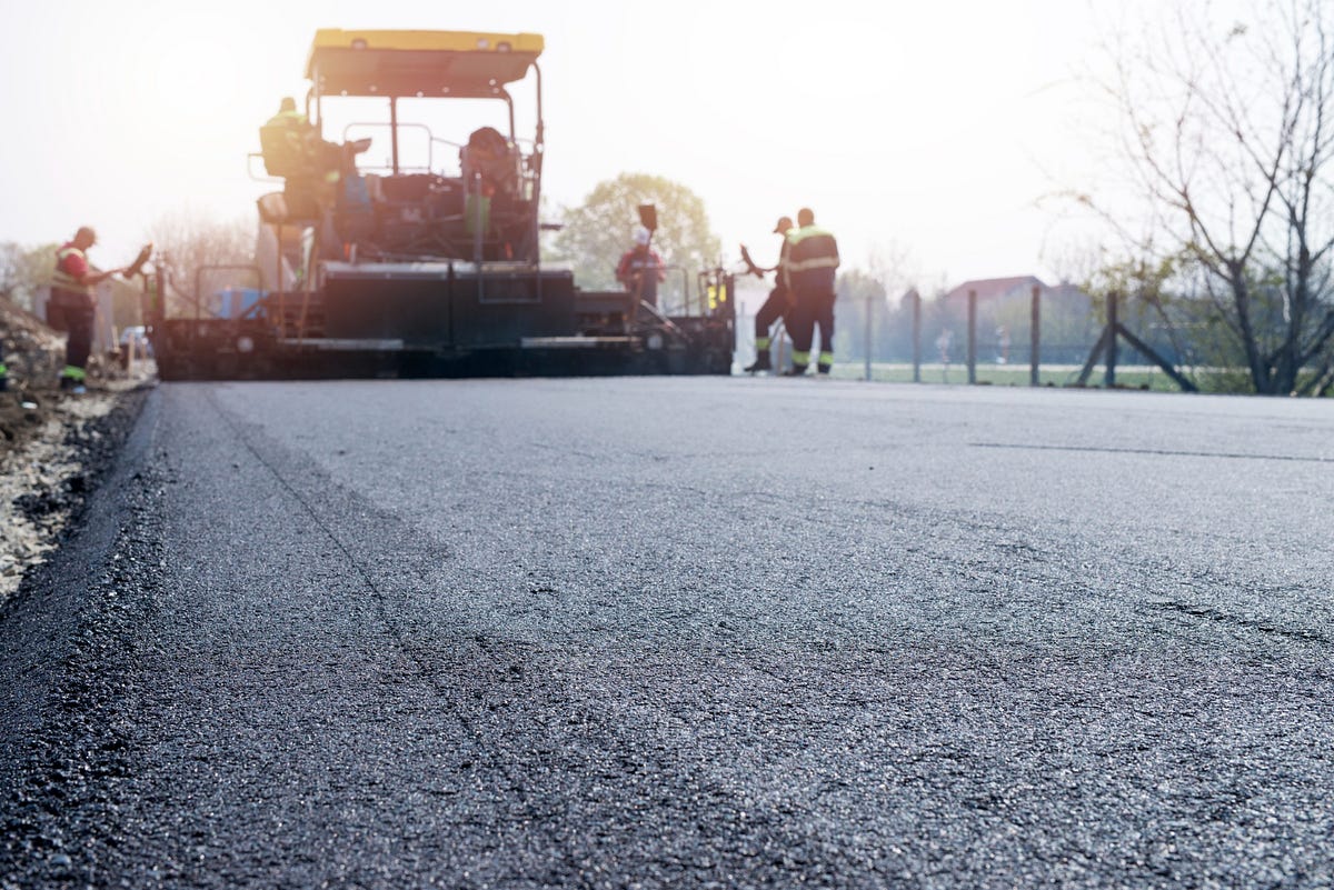 The Vital Importance of Surface Dressing for Roads | by Swift Surfacing | Apr, 2024 | Medium